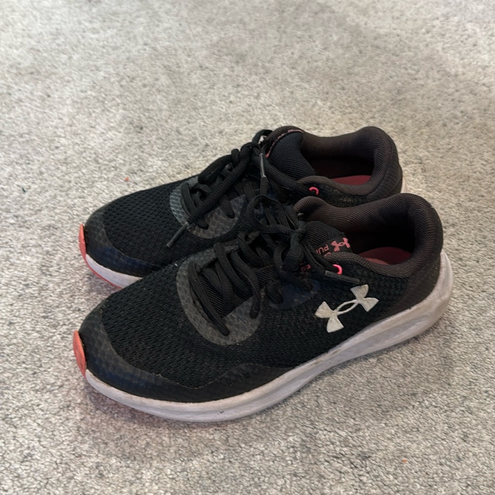 Girls black under armor running shoes
